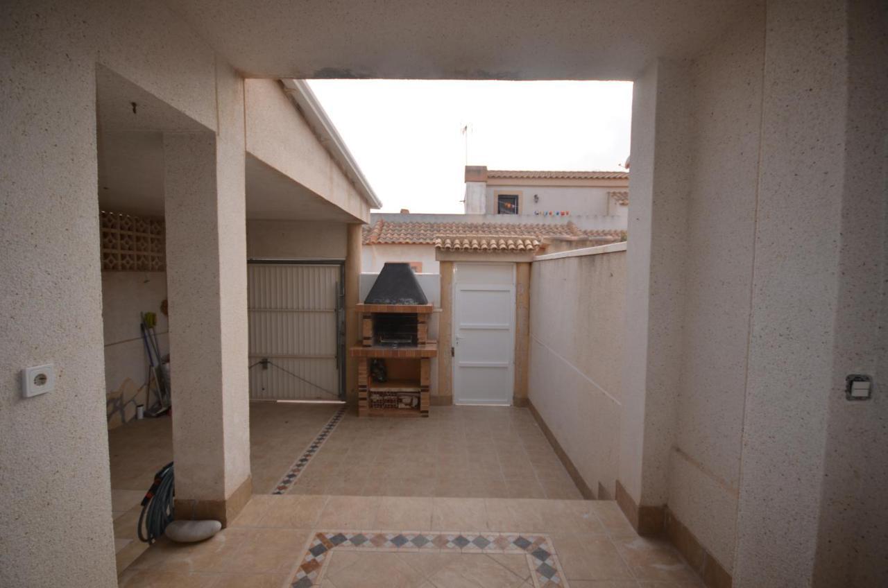 Agradable Adosado Con Piscina, Duchas Hidromasaje Villa Torrevieja Eksteriør billede