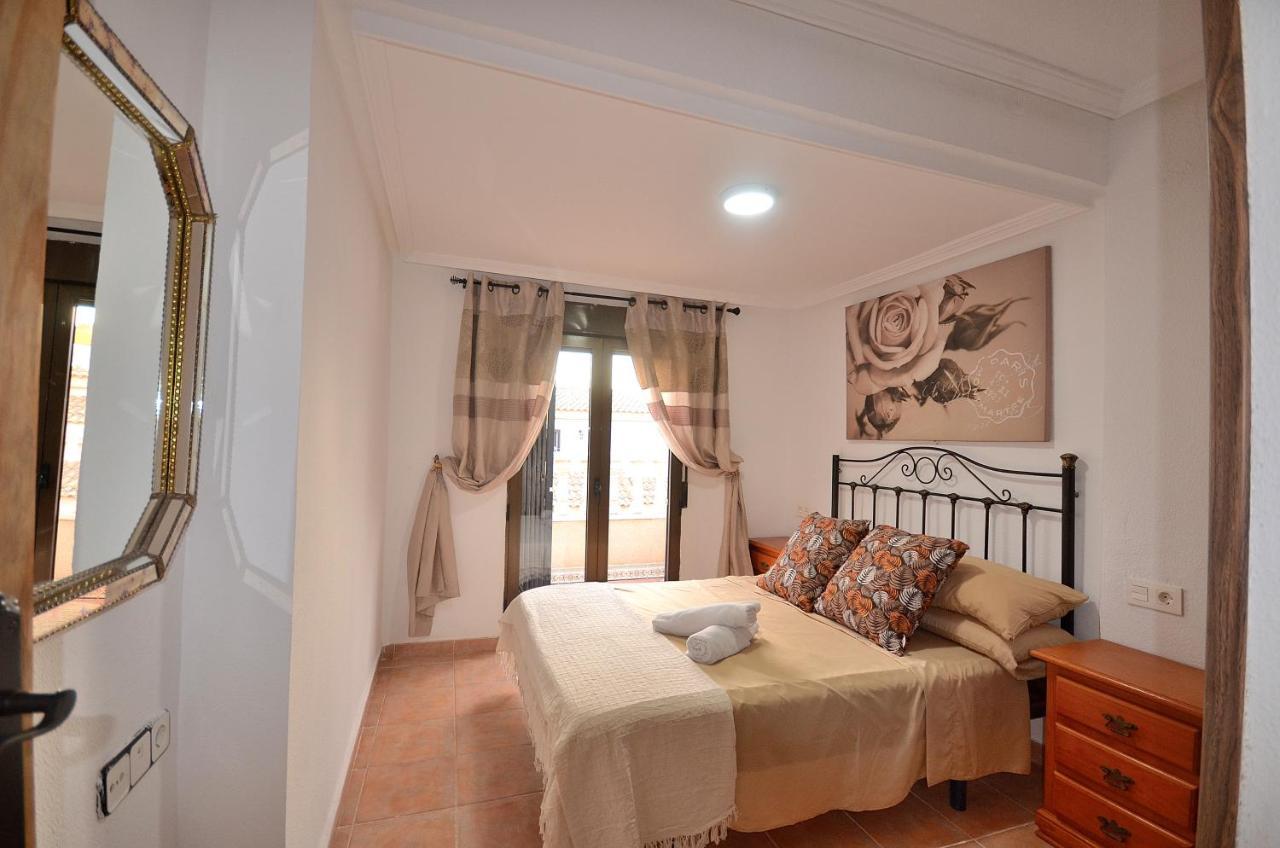 Agradable Adosado Con Piscina, Duchas Hidromasaje Villa Torrevieja Eksteriør billede