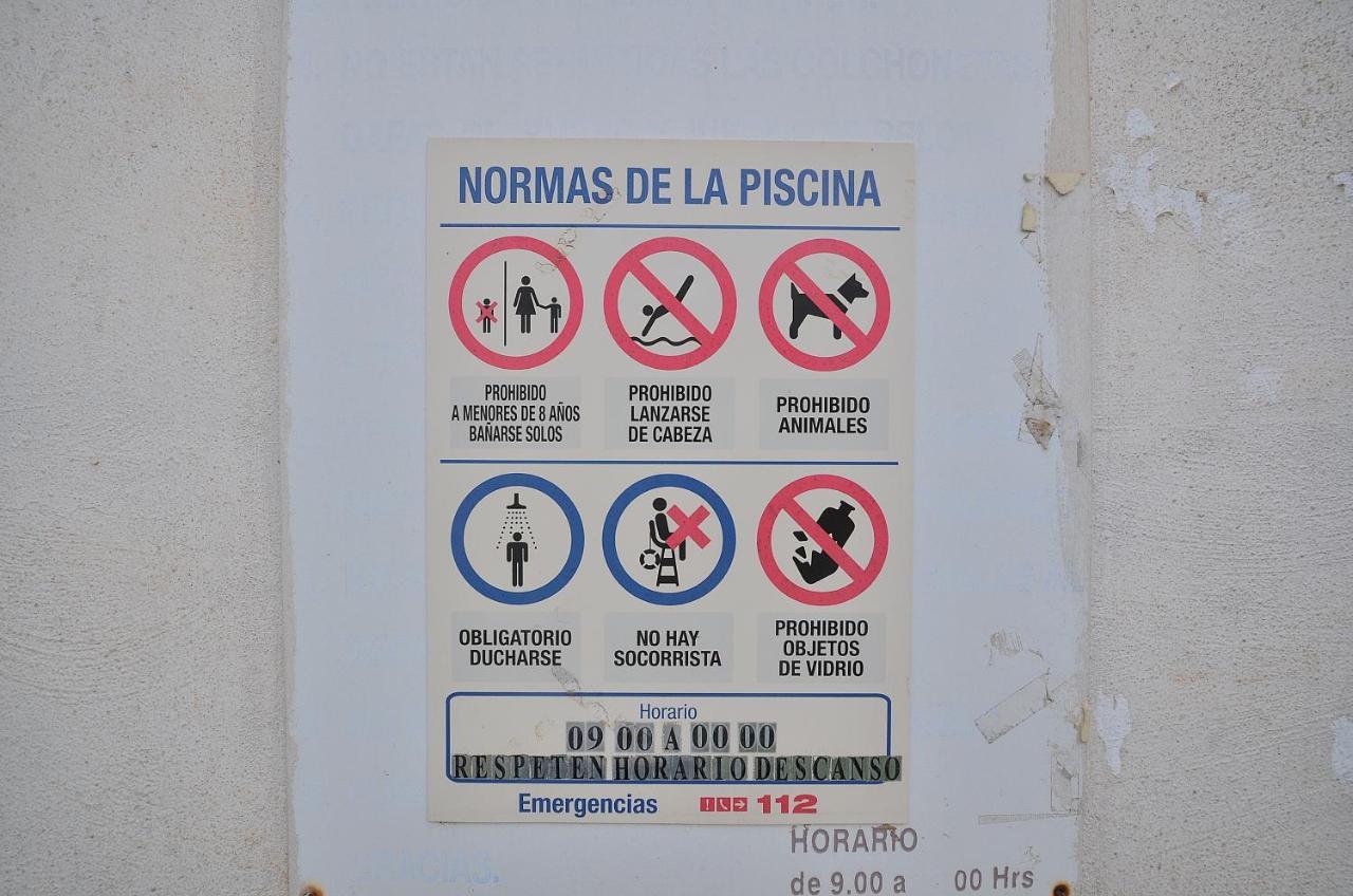 Agradable Adosado Con Piscina, Duchas Hidromasaje Villa Torrevieja Eksteriør billede